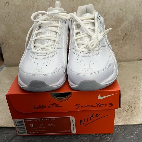 Nike T-Lite VIII Women's White Leather Athletic Size 9 NEW - Picture 1 of 10